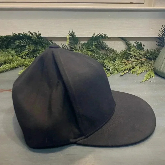 Never worn! METAL MULISHA Flex Fit Cap - Picture 2 of 9